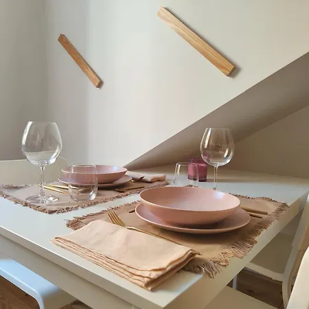 Rose Essence Aparment - Exceptional Balcony Apartment *